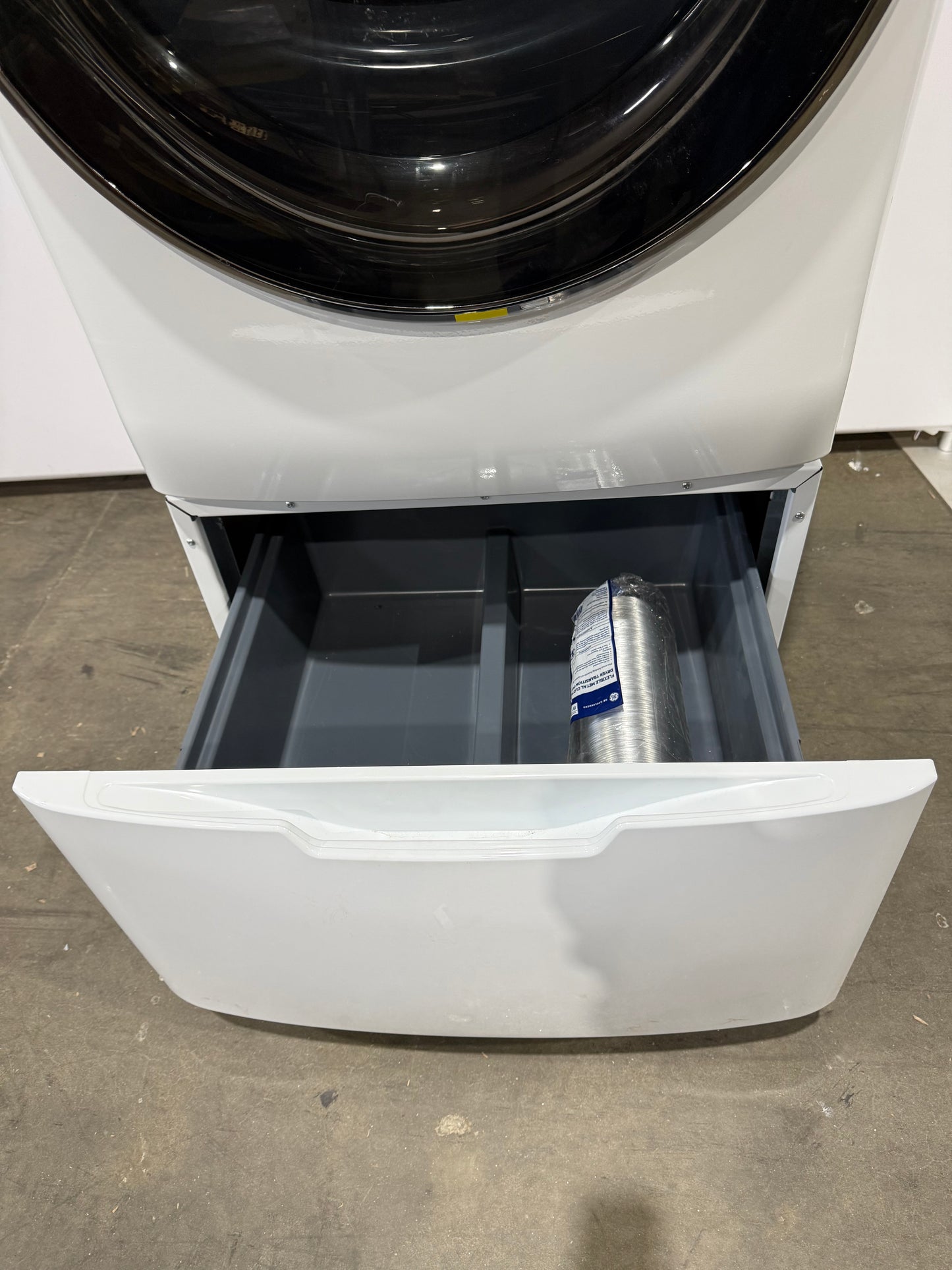 GE GFD65ESSVWW 7.8 cu. ft. Smart Front Load Electric Dryer
