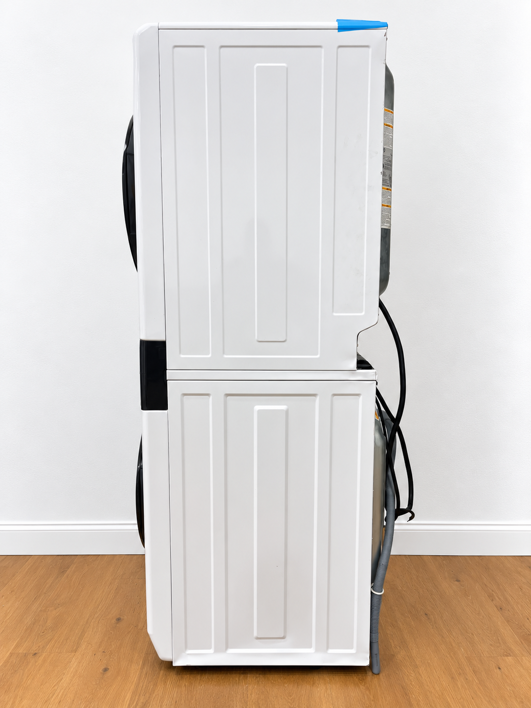 Electrolux/Frigidaire ELTE7300AW Laundry Tower opposite side view showing power cord