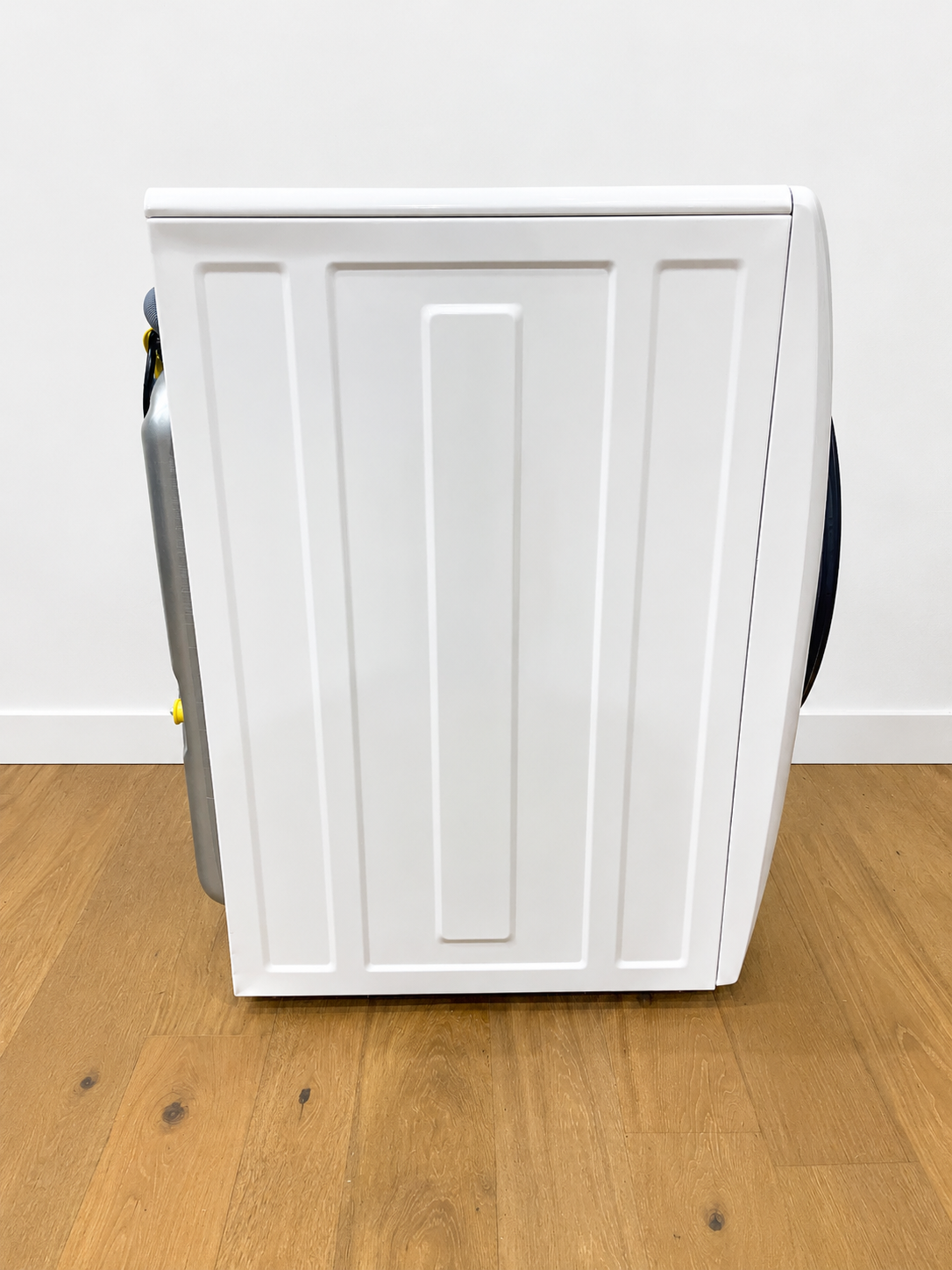 Frigidaire ELFW7626BW opposite side panel view