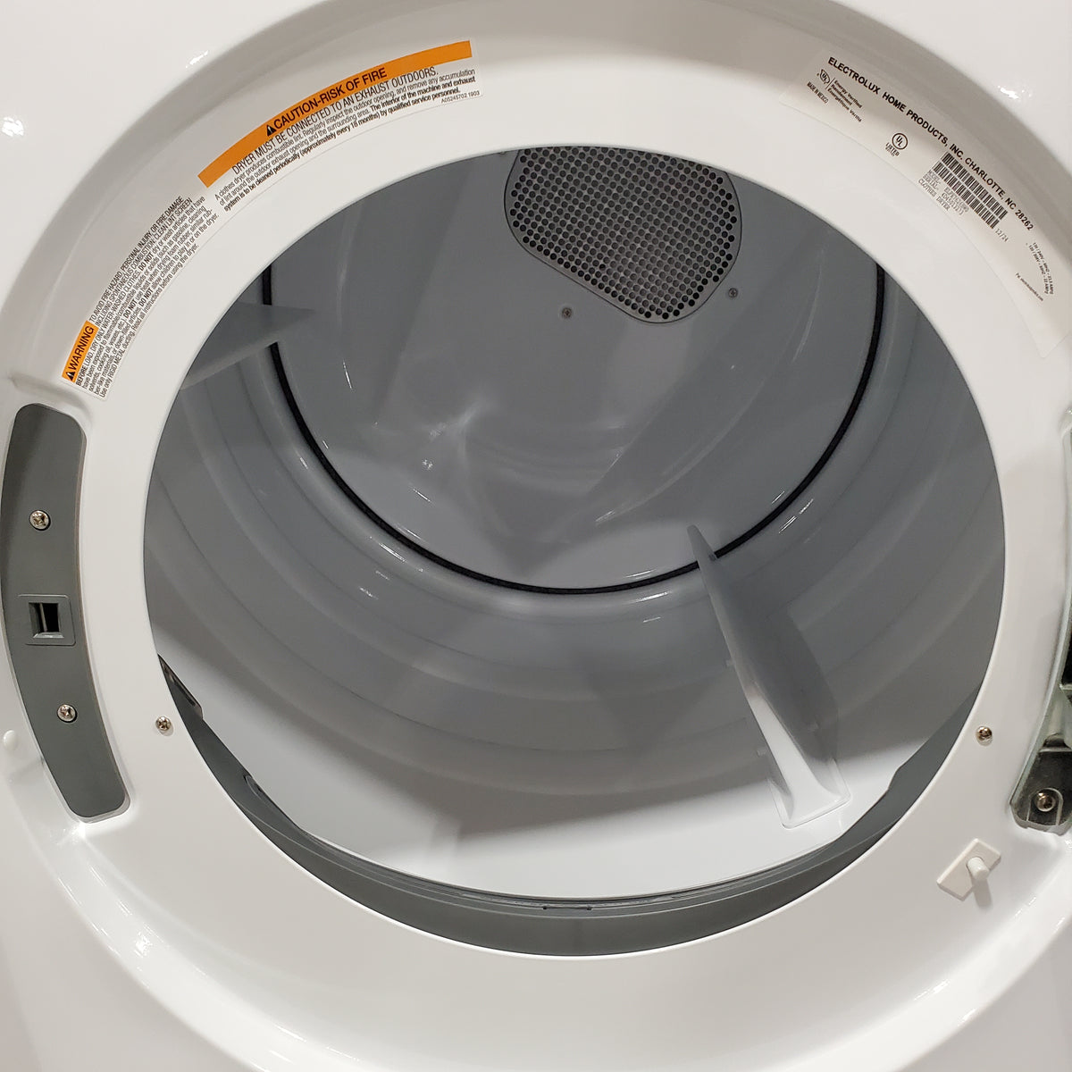 Frigidaire ELFE7626BW drum interior view