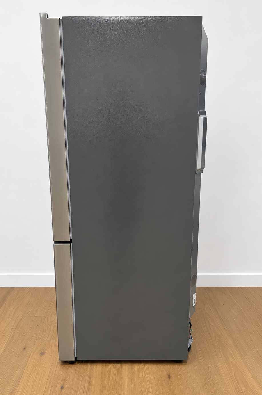 Side view of the actual unit, closed doors, anthracite side panel