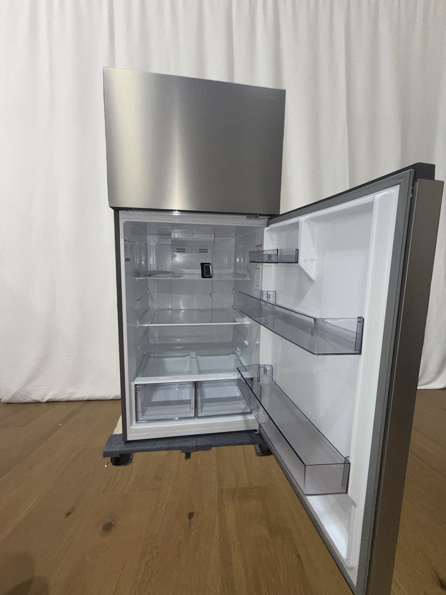 NEW Mora Top Mount Freezer Refrigerator, Standard Depth, 18 cu ft, Stainless Steel