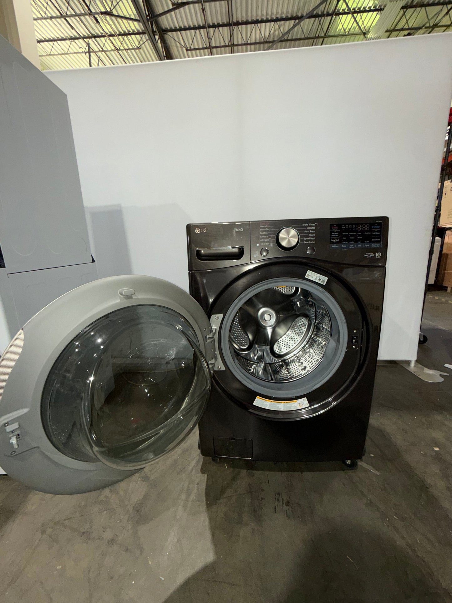 LG WM4000HBA 4.5 cu ft Front Load Washer