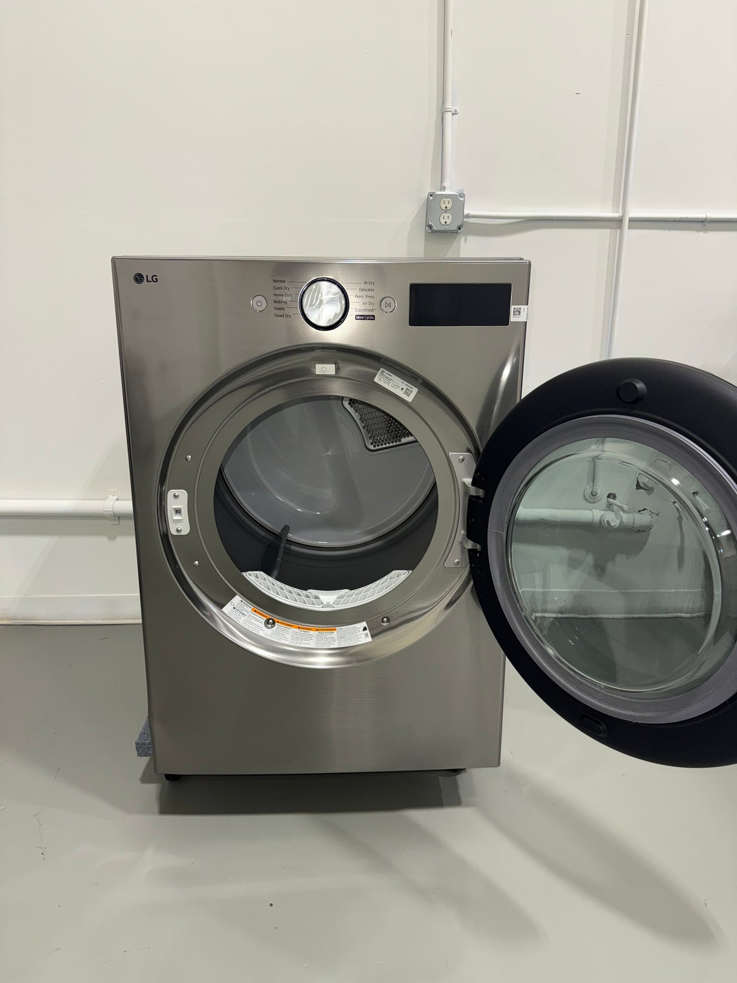 LG DLGX5801V 7.4 cu ft Gas Dryer