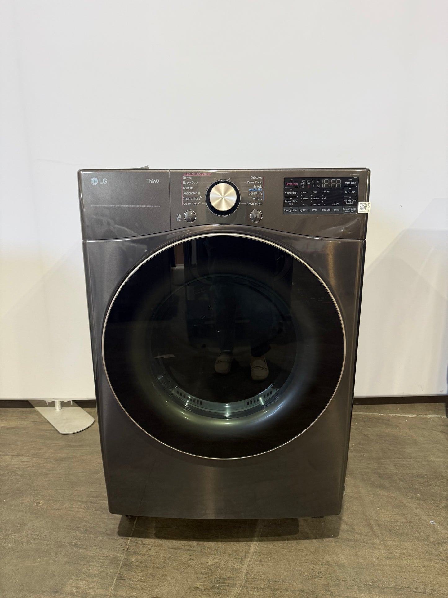 LG DLGX4001B 7.4 cu. ft. Front Load Gas Dryer