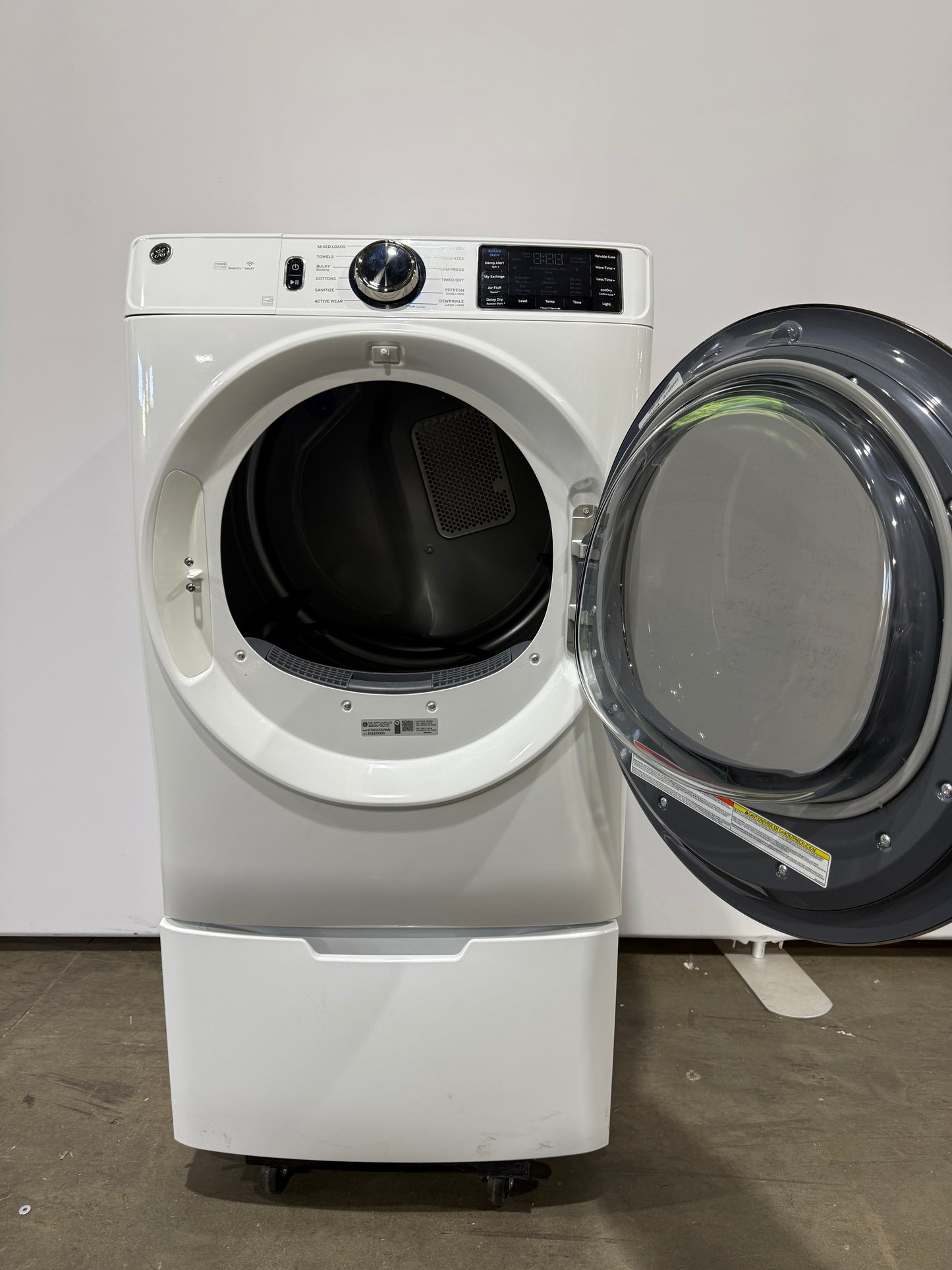 GE GFD65ESSVWW 7.8 cu. ft. Smart Front Load Electric Dryer