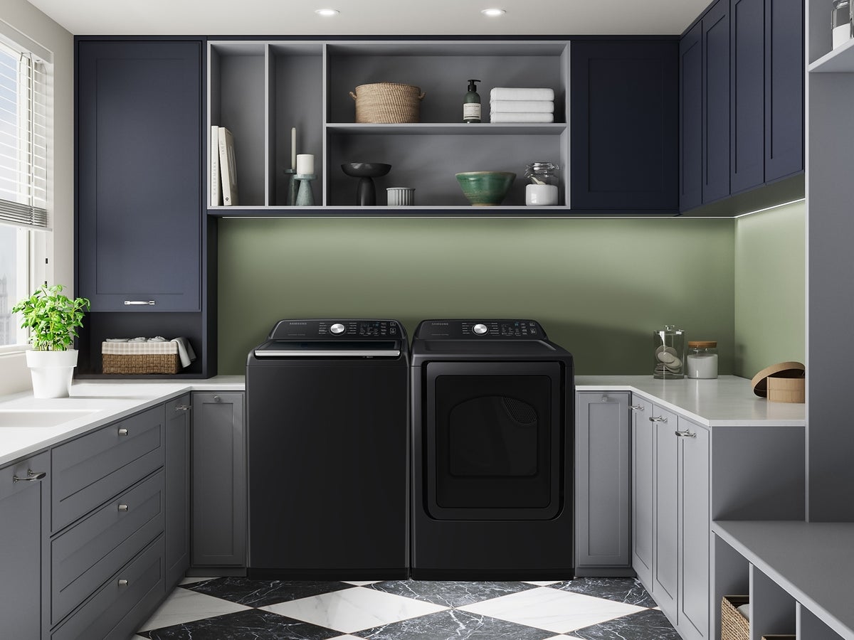 Samsung DVG47CG3500V installed in laundry room lifestyle image