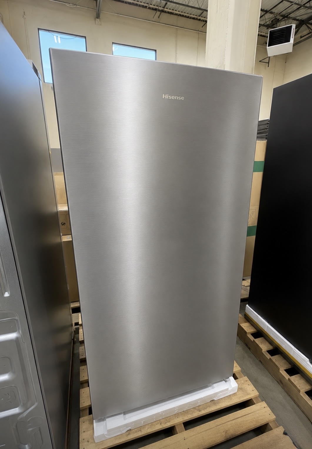 NEW Hisense 17 cu. ft. Garage Ready Frost Free Convertible Upright Freezer with Seal Break Handle